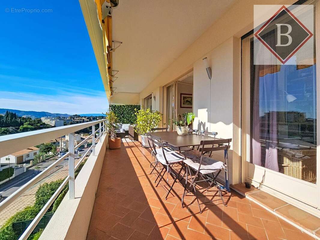 Appartement à LE CANNET