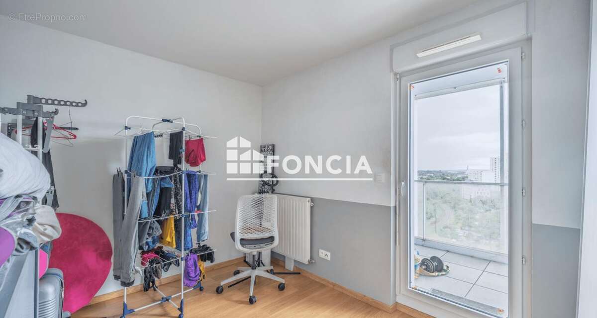 EXCLUSIVITE FONCIA quartier MALAKOFF : grand T4 de 85,36 m2 avec très grand balcon-terrasse en  L de 38,47 m2. Proximité immédia - photo 10