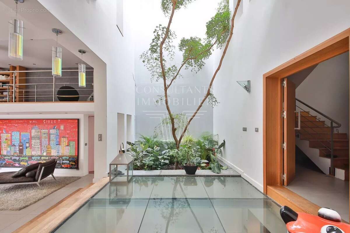 Maison à ISSY-LES-MOULINEAUX