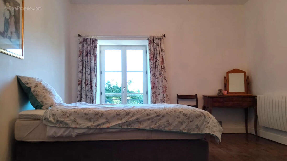 CHAMBRE - Maison à PRESSAC