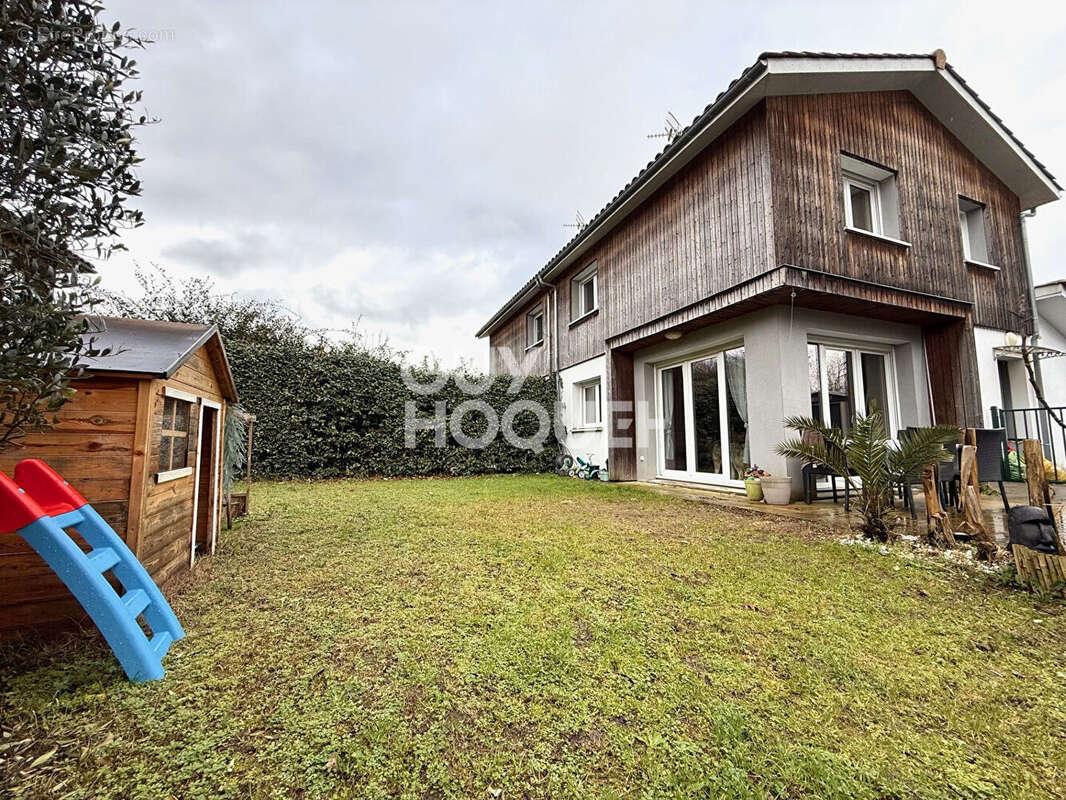 Maison à AYGUEMORTE-LES-GRAVES