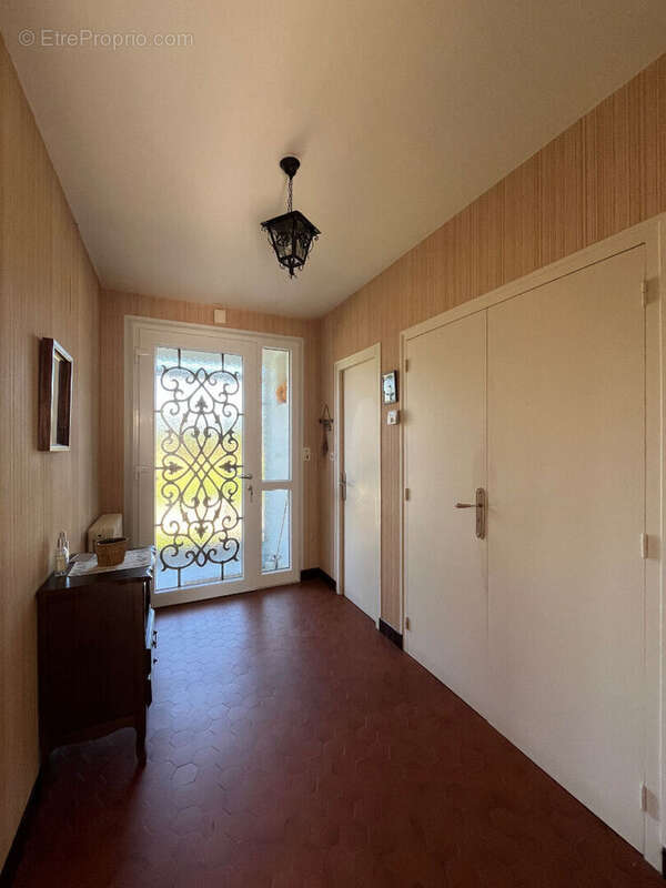 Maison à LA JONCHERE-SAINT-MAURICE