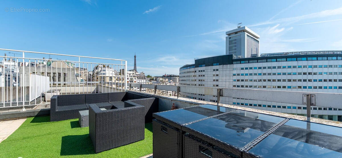 Appartement à PARIS-16E