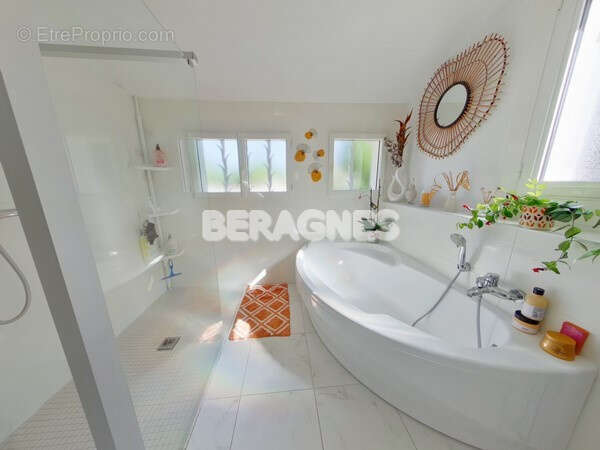 Longere du 18o 5 chambres piscine parc  clos 14 000 m2 - photo 12