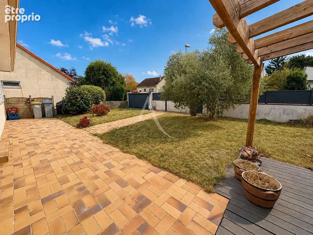 Maison avec grand garage, terrasse en impasse Chabossiere - photo 11