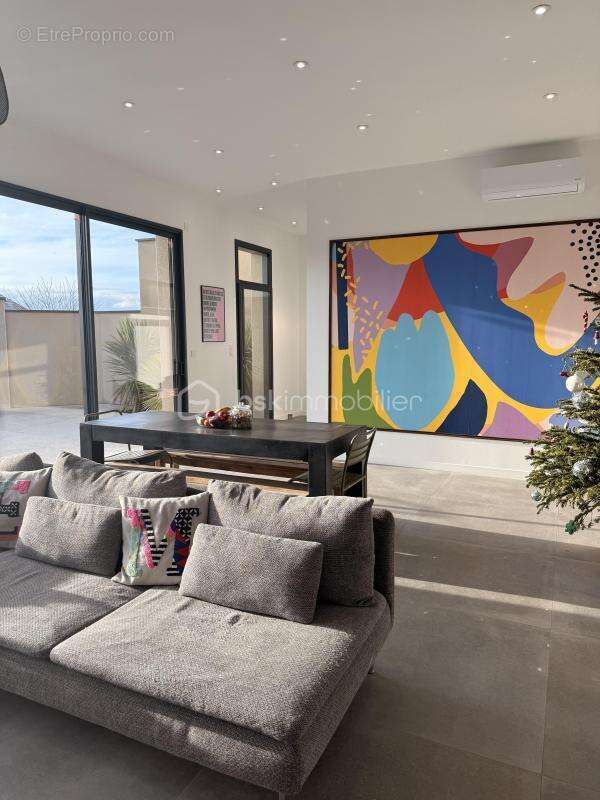 Maison à SAINT-DONAT-SUR-L'HERBASSE