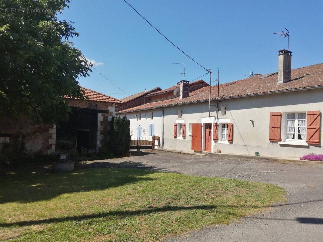 Maison à CHIRAC