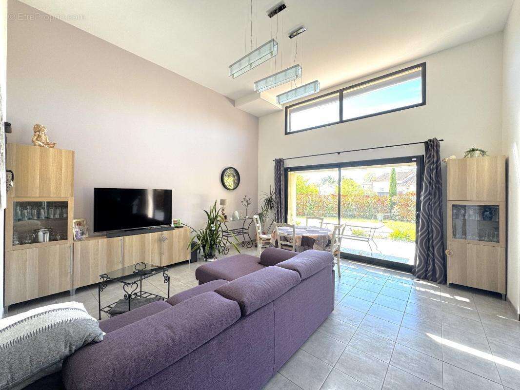 Maison à SAINT-LAURENT-DES-ARBRES