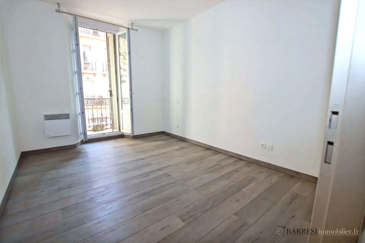 chambre 1 - Appartement à TOULON