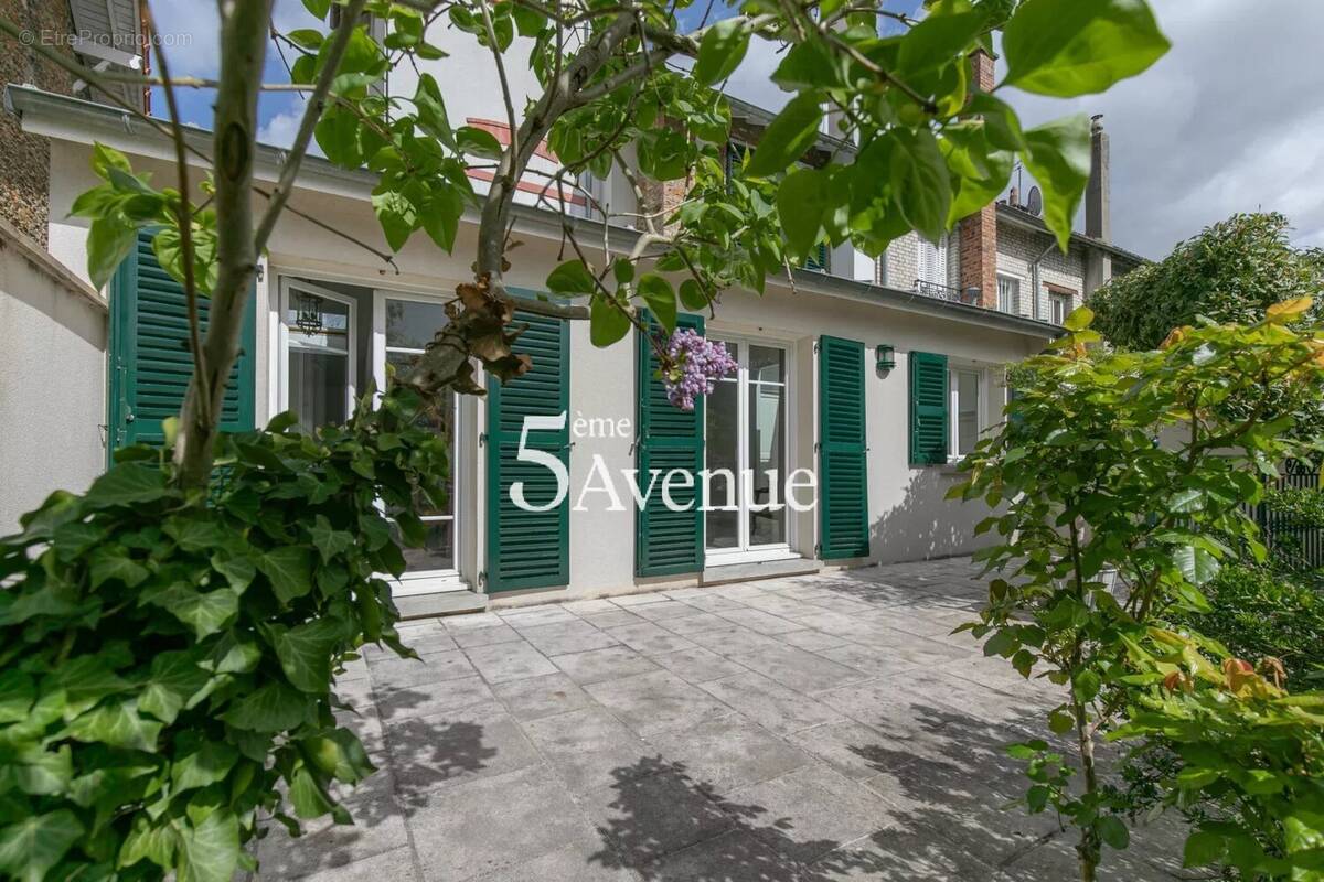 Maison à SAINT-MAUR-DES-FOSSES