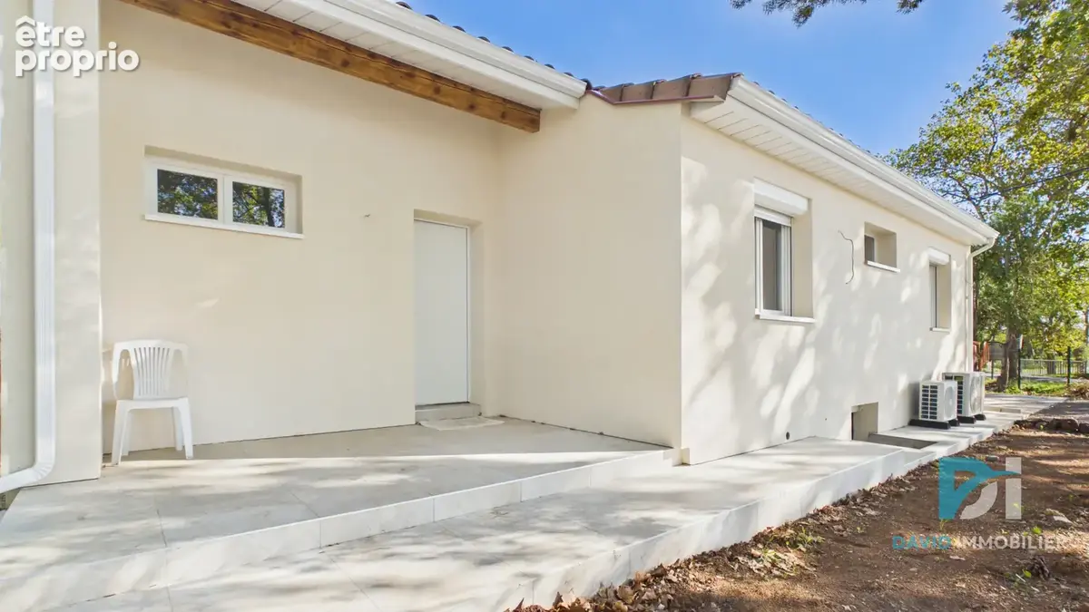 FLORENSAC   Maison de plain-pied entièrement rénovée sur une parcelle de plus de 1 450 m2 ! - photo 2