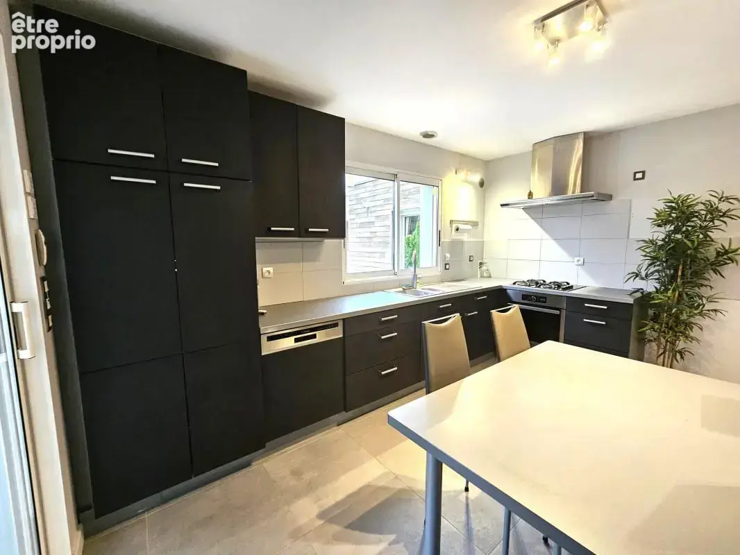 Belle propriété de 185m2 avec une piscine et des dépendances - photo 6