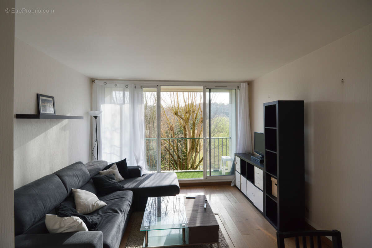 Appartement à BUC