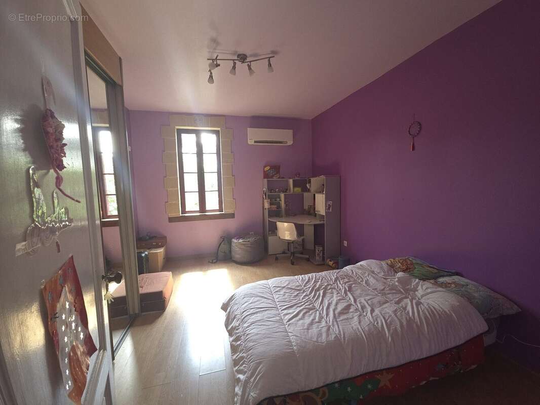 Maison 135 m² à Arveyres  - photo 7