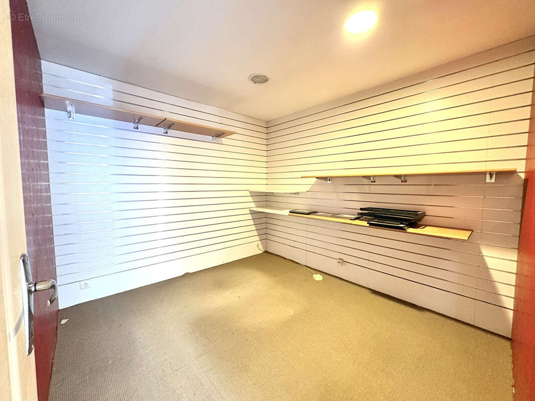 Local commerciale de 124m2 avec grande vitrine - photo 9