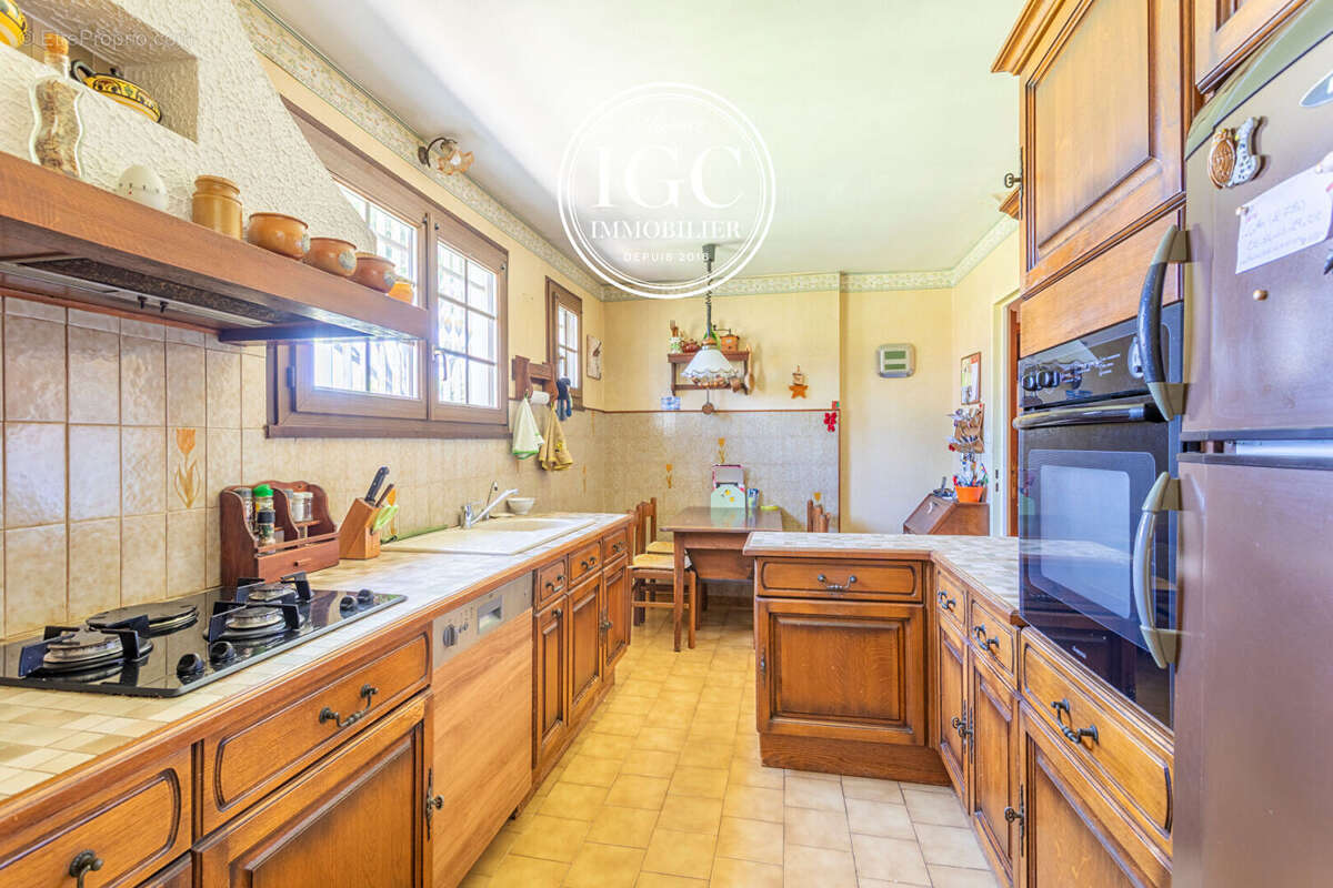 Maison à CHATEAUNEUF-LES-MARTIGUES