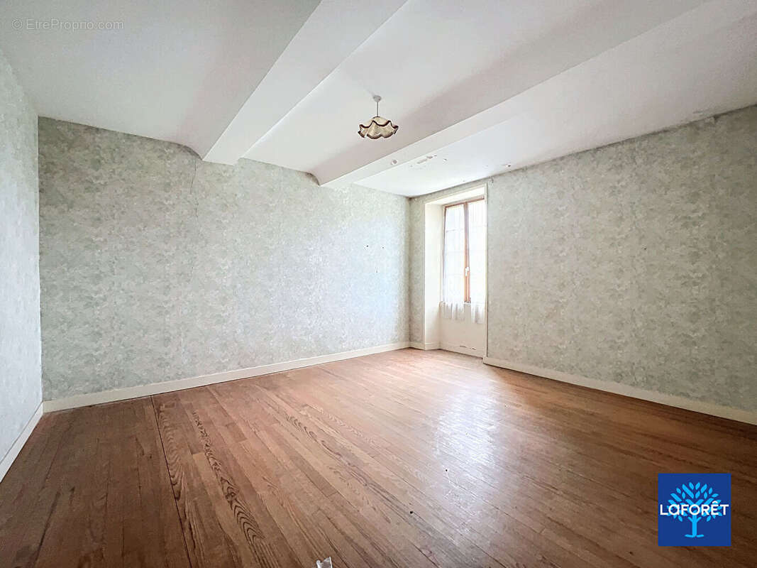 Maison à LAIZE-LA-VILLE