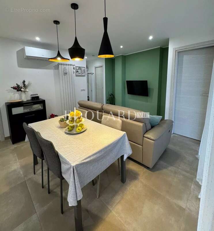 Appartement à ROQUEBRUNE-CAP-MARTIN