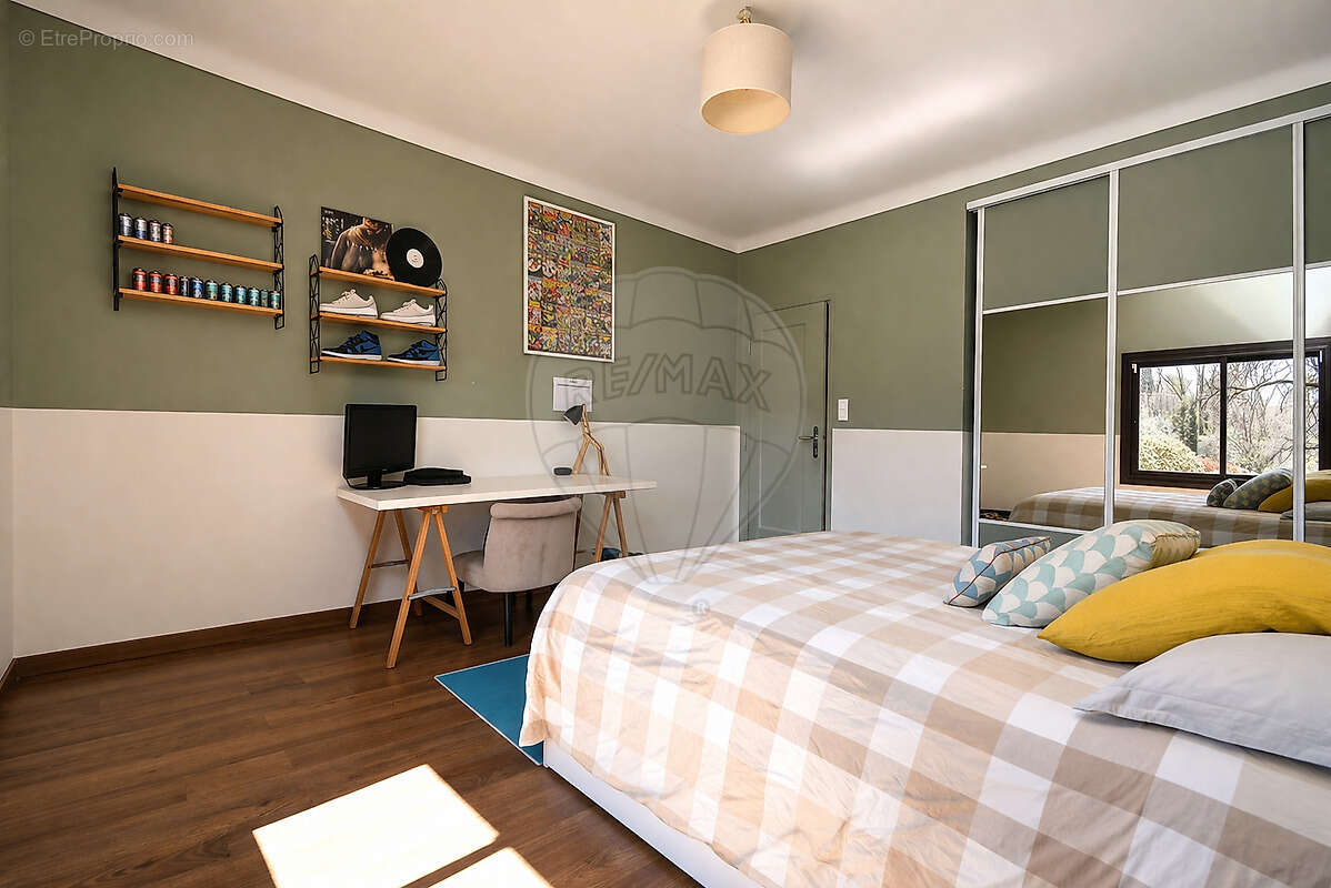 Maison à ROQUEFORT-LES-PINS