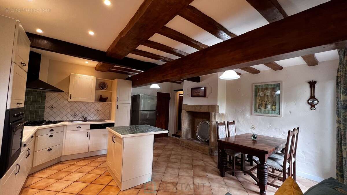 Propriété de caractère en Bretagne avec grand gîte, piscine et 1,6 hectare  résidence principale et potentiel de revenus près d - photo 5