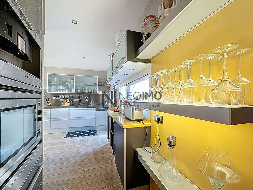 Maison à NEUFCHATEAU