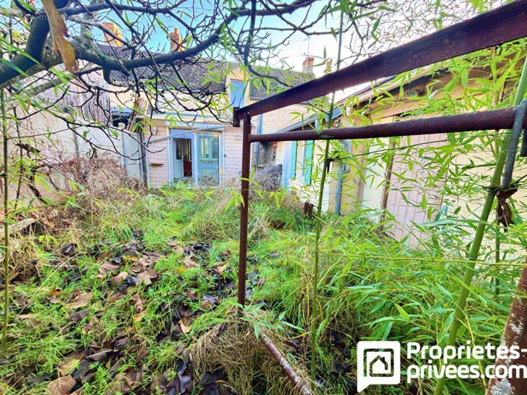 Maison à MEHUN-SUR-YEVRE