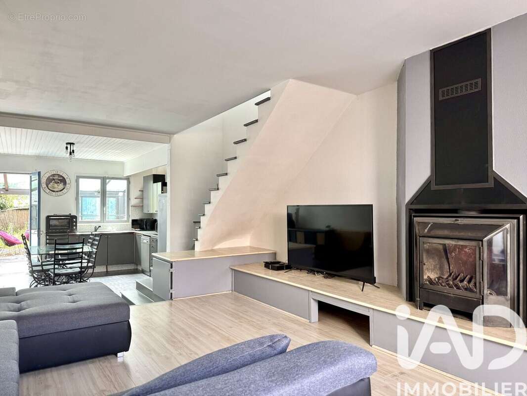Photo 2 - Maison à GRIGNY