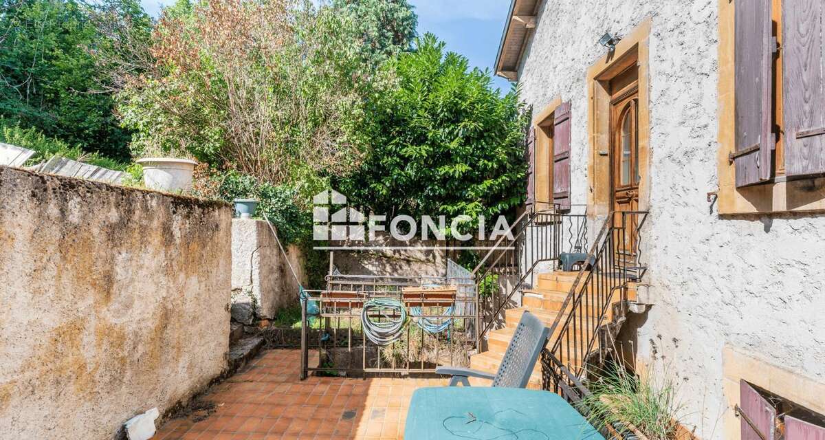 Appartement à CHATEL-SAINT-GERMAIN