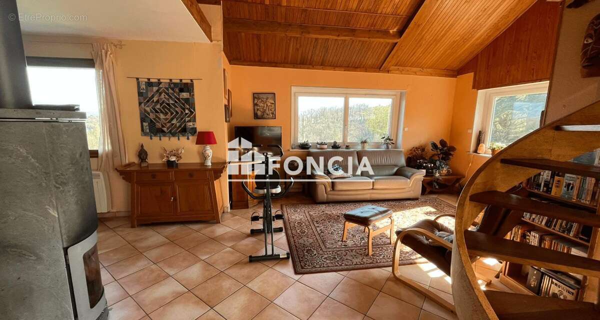 Maison à MONNETIER-MORNEX