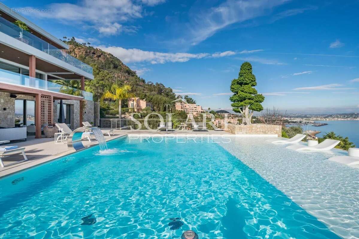 Maison à THEOULE-SUR-MER