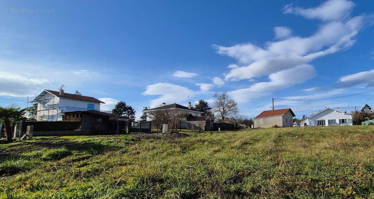 Terrain à SALIES-DE-BEARN