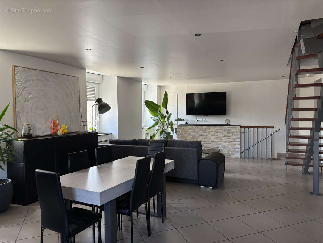 Appartement duplex T4 de 112 m2 avec garage à Davézieux - photo 3