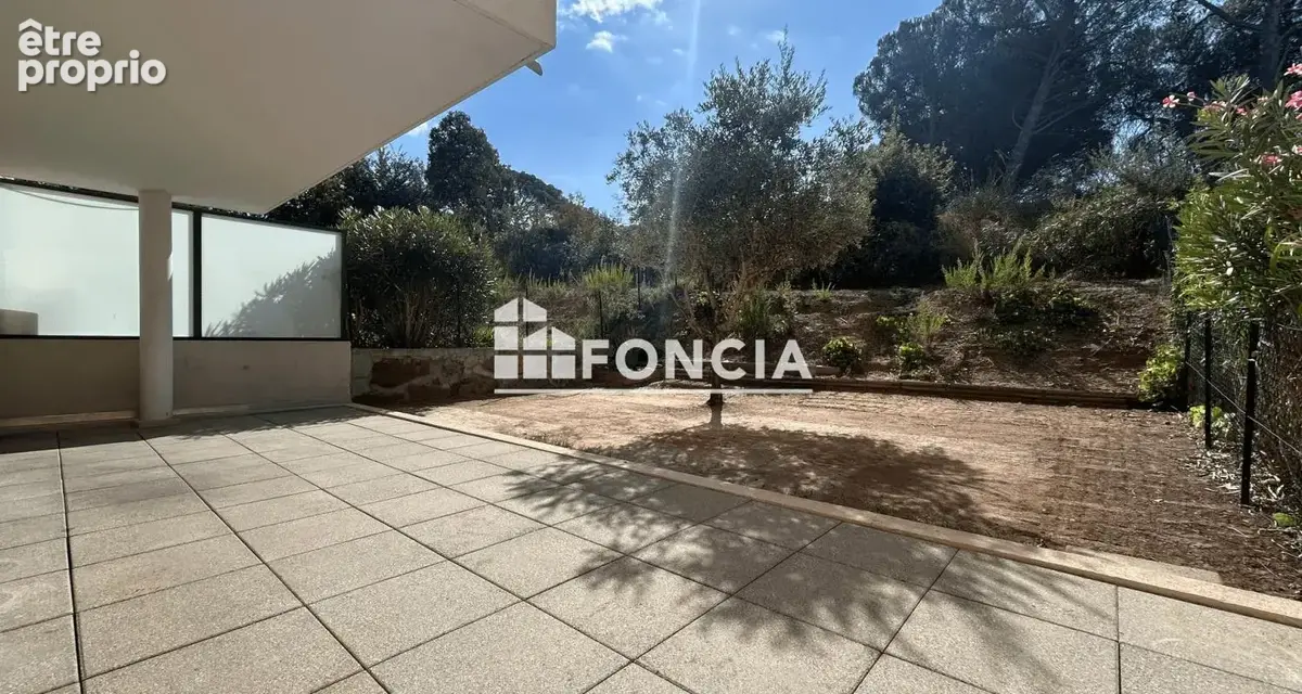 Frejus, appartement 3 pieces en rez de jardin, garage et parking - photo 3