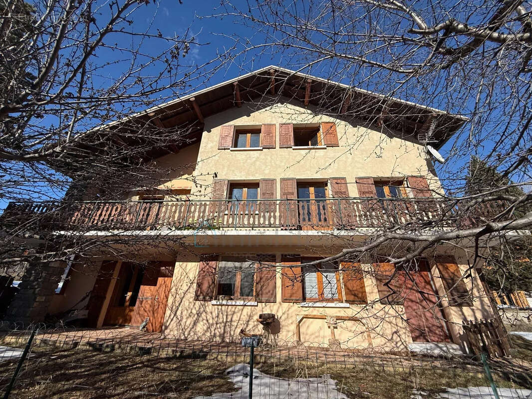 Maison à LA SALLE-LES-ALPES