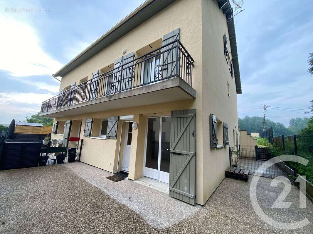 Appartement à LONGPERRIER