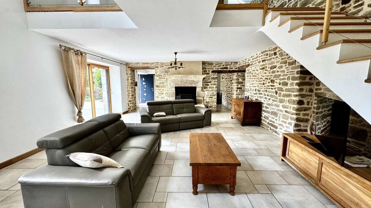 10 mn vannes  - longere renovee 300 m² - photo 6