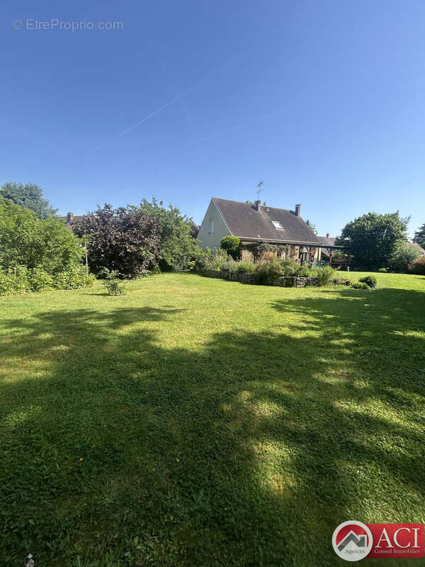 Maison à ULLY-SAINT-GEORGES