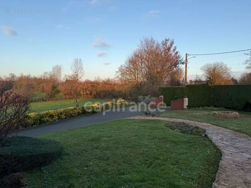 Maison à SAINT-BENIGNE