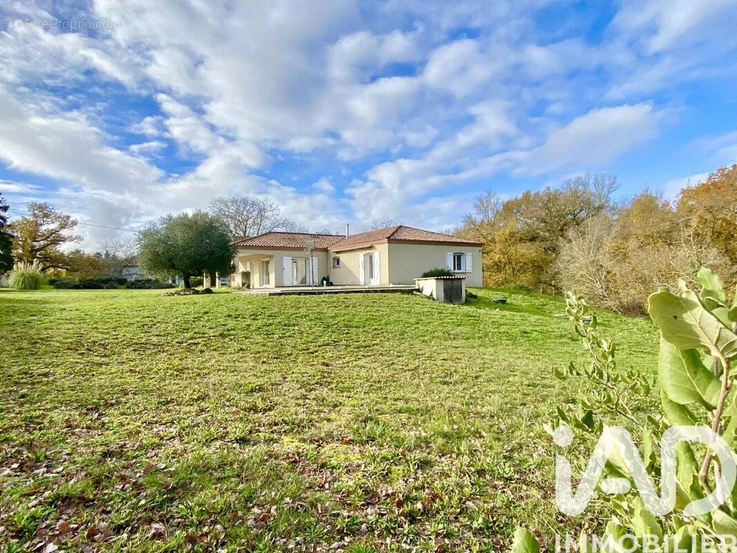 Photo 1 - Maison à SAINT-VINCENT-DE-LAMONTJOIE