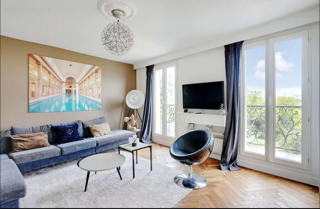 Paris 3éme - Square du Temple -  Appartement  2 pièces avec balcon - photo 3