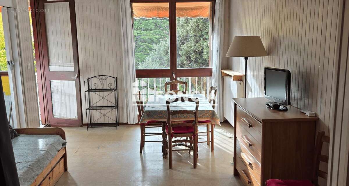 Appartement à GREOUX-LES-BAINS