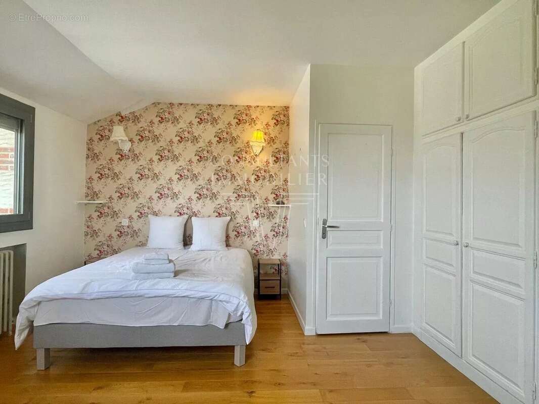 Trouville sur mer residentiel. maison 5 chambres jardin et garage. - photo 17