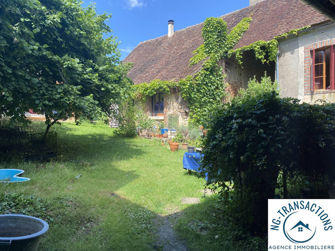 Maison à SOUGERES-EN-PUISAYE