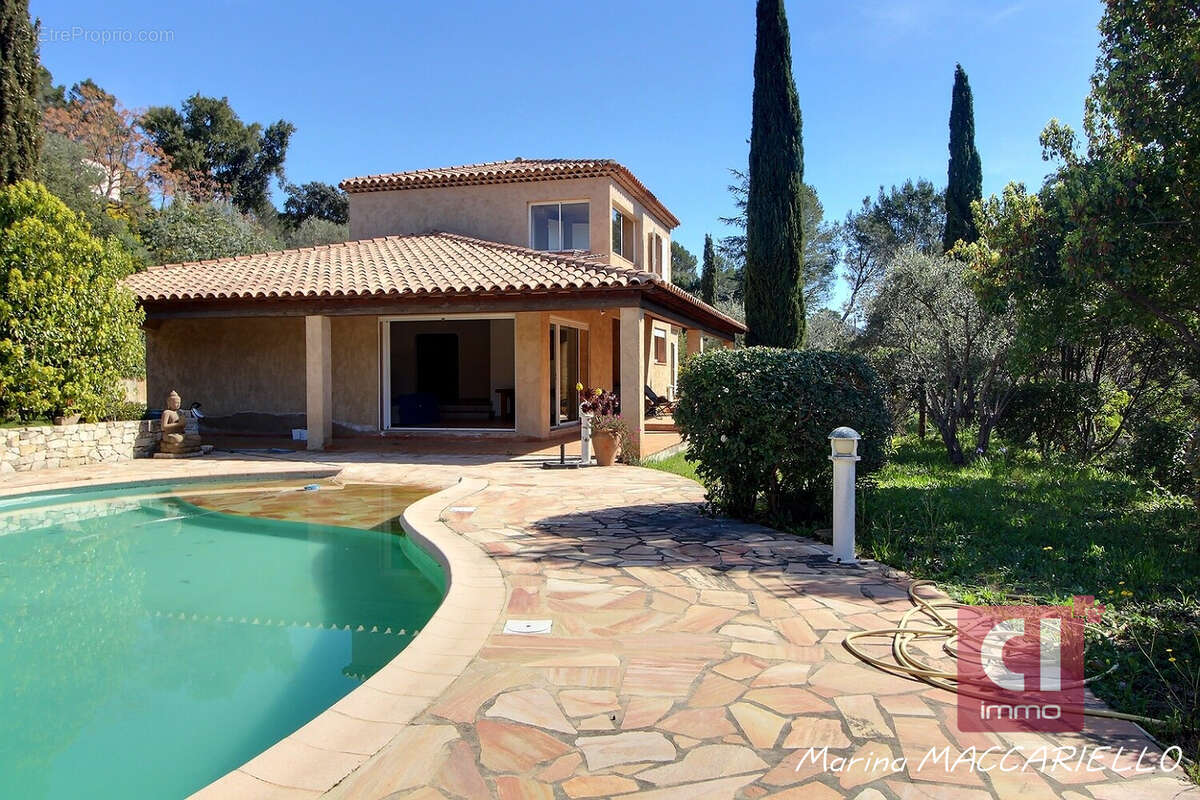 Villa 5 chambres - Pierrefeu Du Var, 7 pièces 204 m2 - photo 3