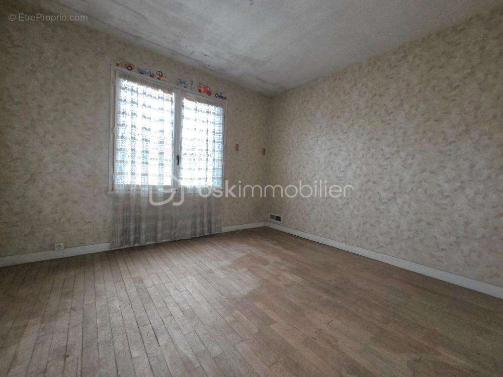 Maison à LE BUSSEAU