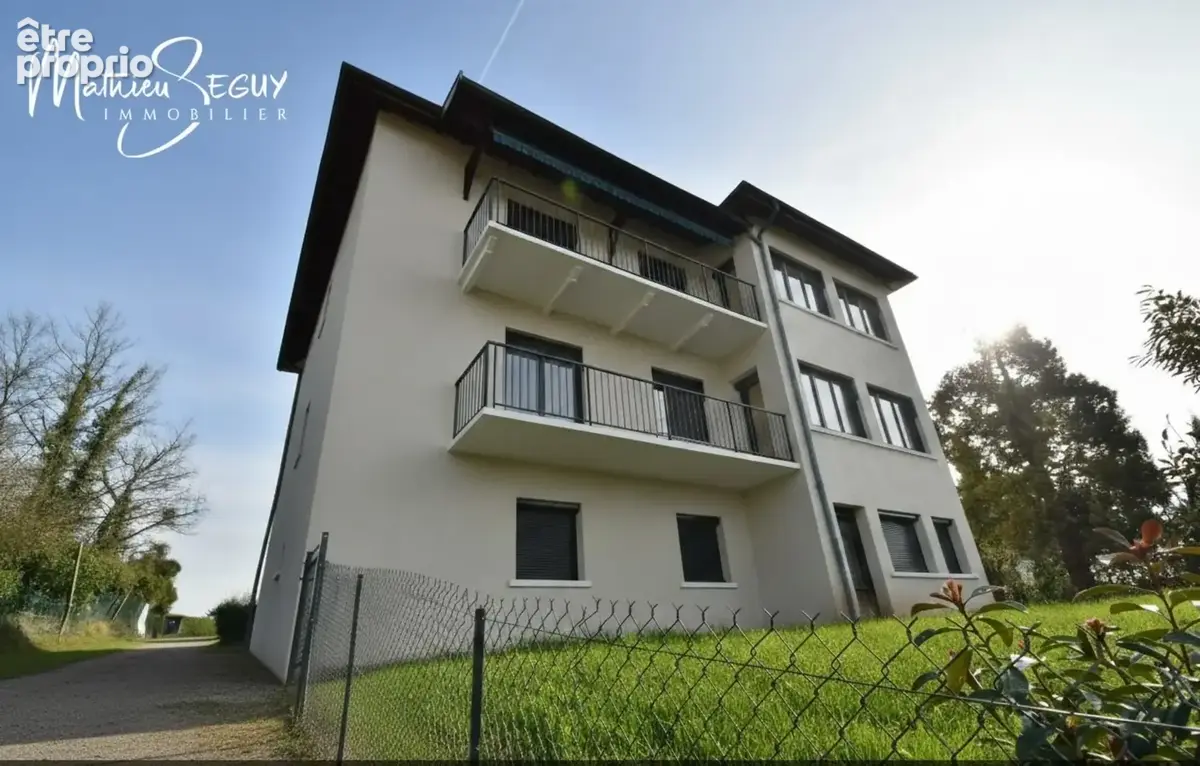 CHARBONNIERES LES BAINS (69) Appartement T2 de 45m² avec jardin de 84m² - Façade refaite 2025 et huisseries changées 2025 - photo 2