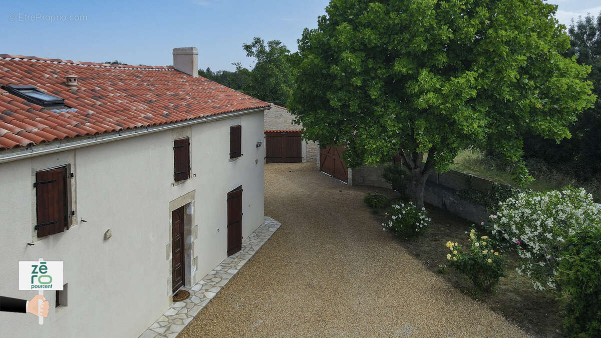 Maison à NALLIERS