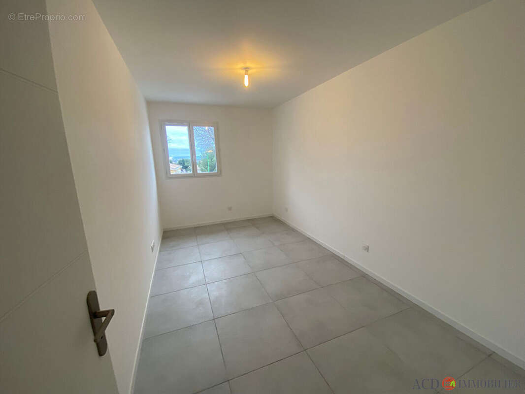 Maison à LA FARE-LES-OLIVIERS