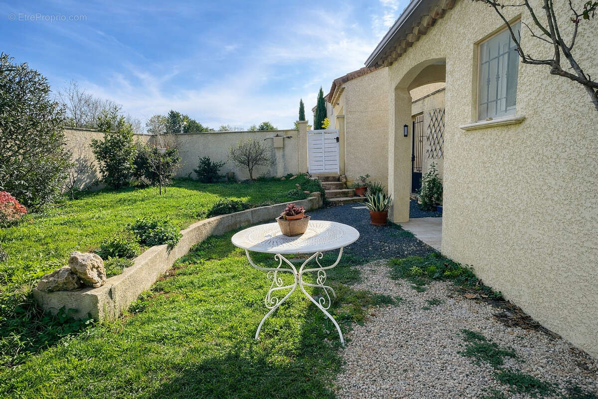 Maison à MONTBOUCHER-SUR-JABRON