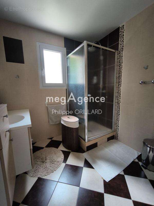 Maison à CHAZE-HENRY